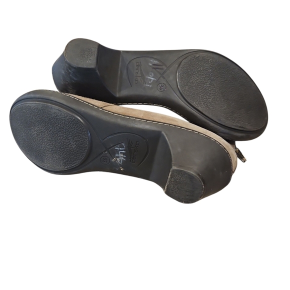 Dansko SZ 36/6 Bonita Tan Suede 2" Heeel Zip Bootie Cut Out Detailing - Picture 7 of 8